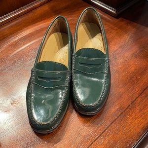 Beautiful hunger green bass penny loafers weejuns